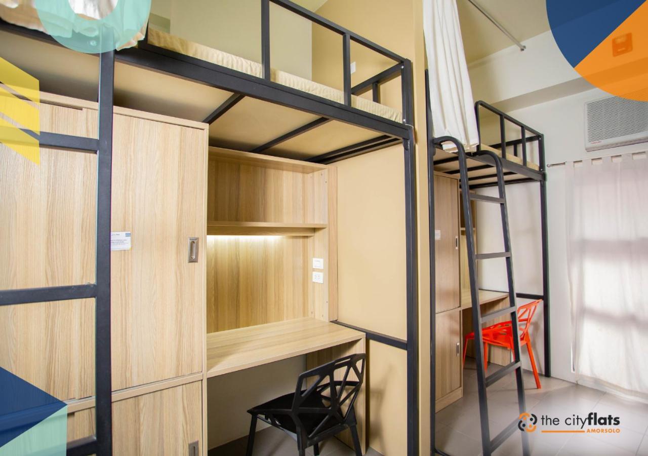The City Flats Amorsolo Макати Экстерьер фото